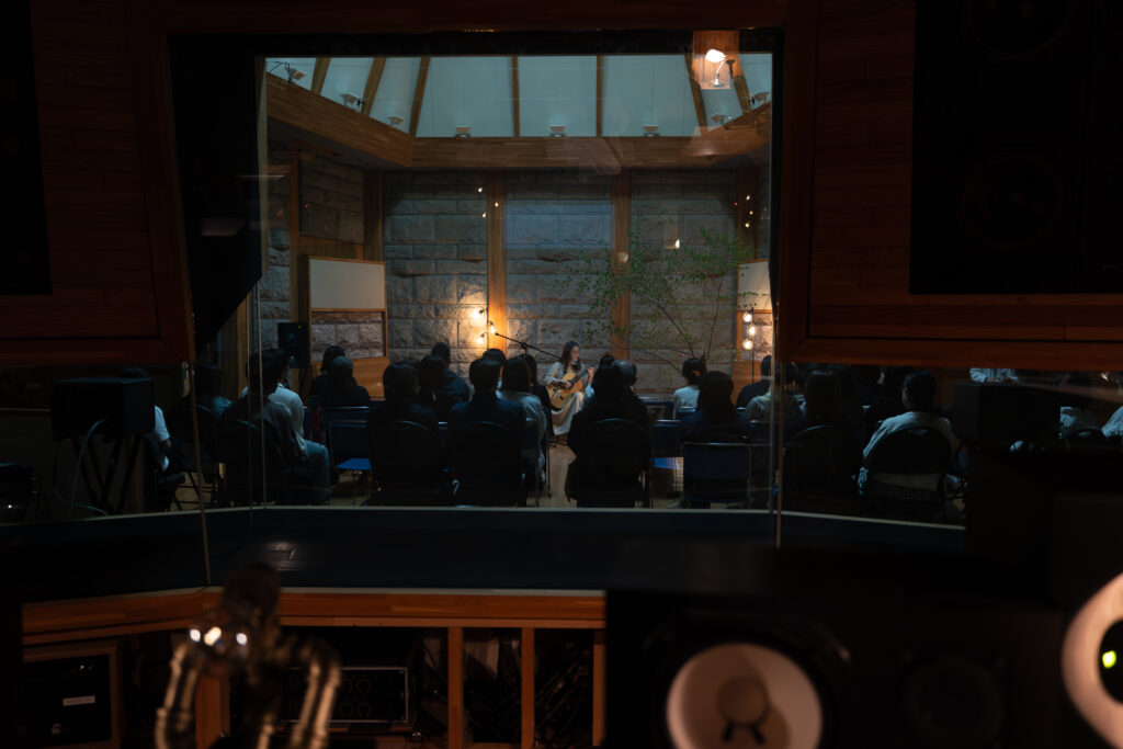 Acoustic Studio Live
